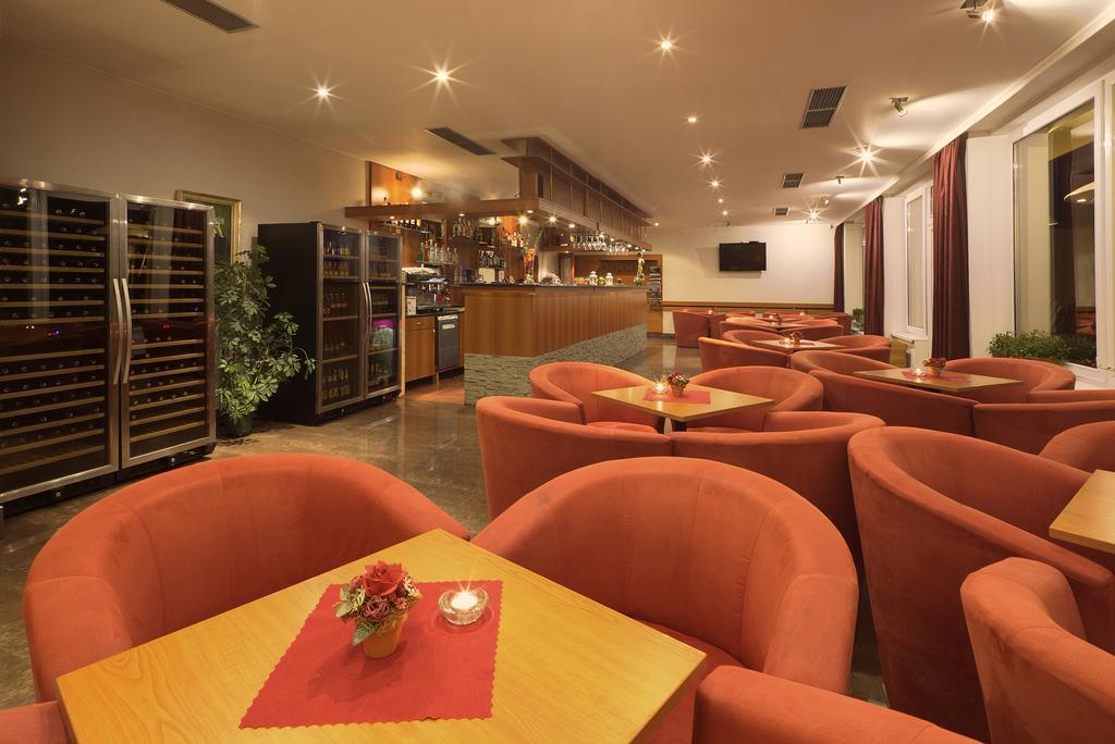 Holiday Park Orava - Hotel Orava Alsókubin Kültér fotó
